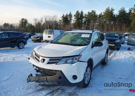 2015 Toyota Rav4 Le z USA, uszkodzony, nr VIN JTMBFREV2FD145865
